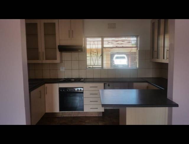 1 BEDROOM APARTMENT FOR SALE IN STRUBENVALE
